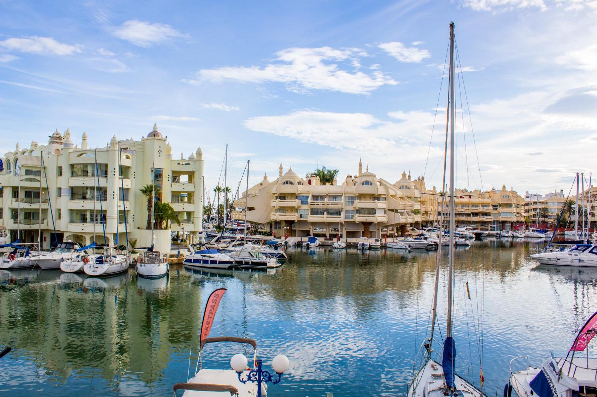 Benal Beach Suite Ii, Estudio Con Parque Acuatico Y Vistas Al Mar. Benalmadena Luaran gambar
