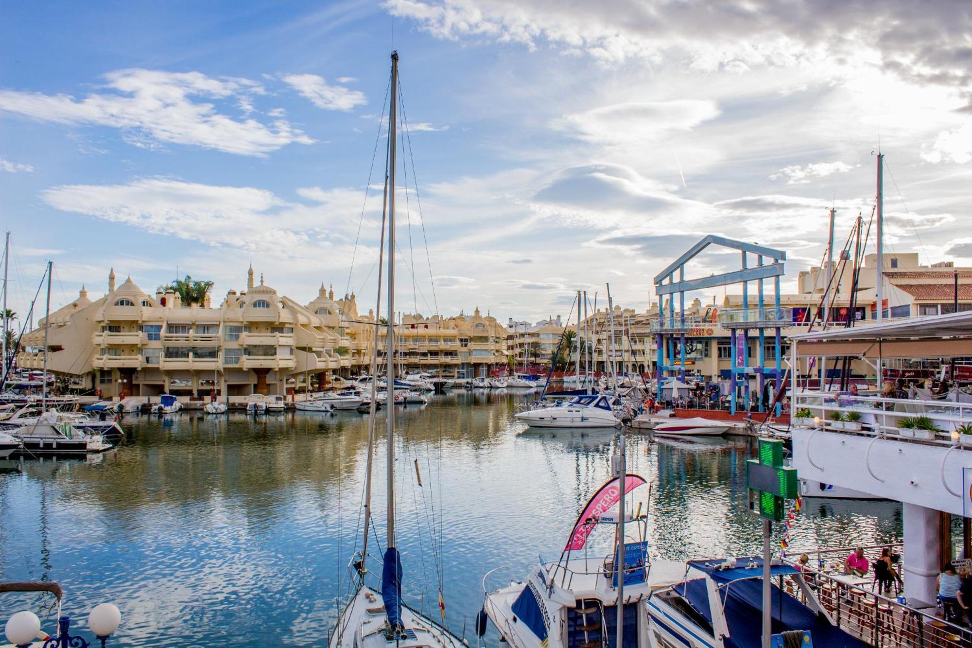 Benal Beach Suite Ii, Estudio Con Parque Acuatico Y Vistas Al Mar. Benalmadena Luaran gambar