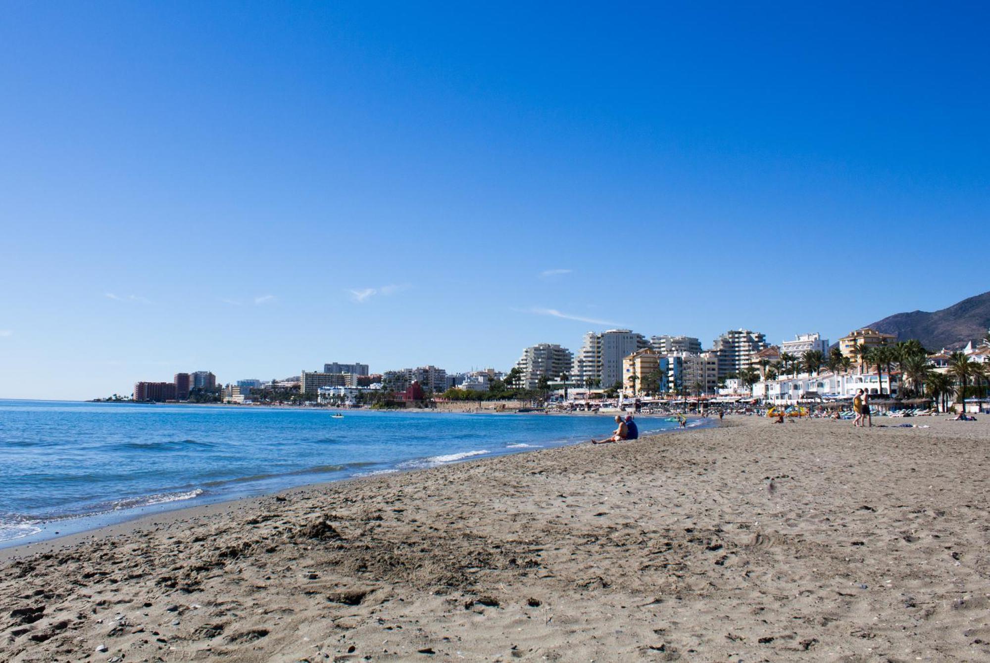 Benal Beach Suite Ii, Estudio Con Parque Acuatico Y Vistas Al Mar. Benalmadena Luaran gambar