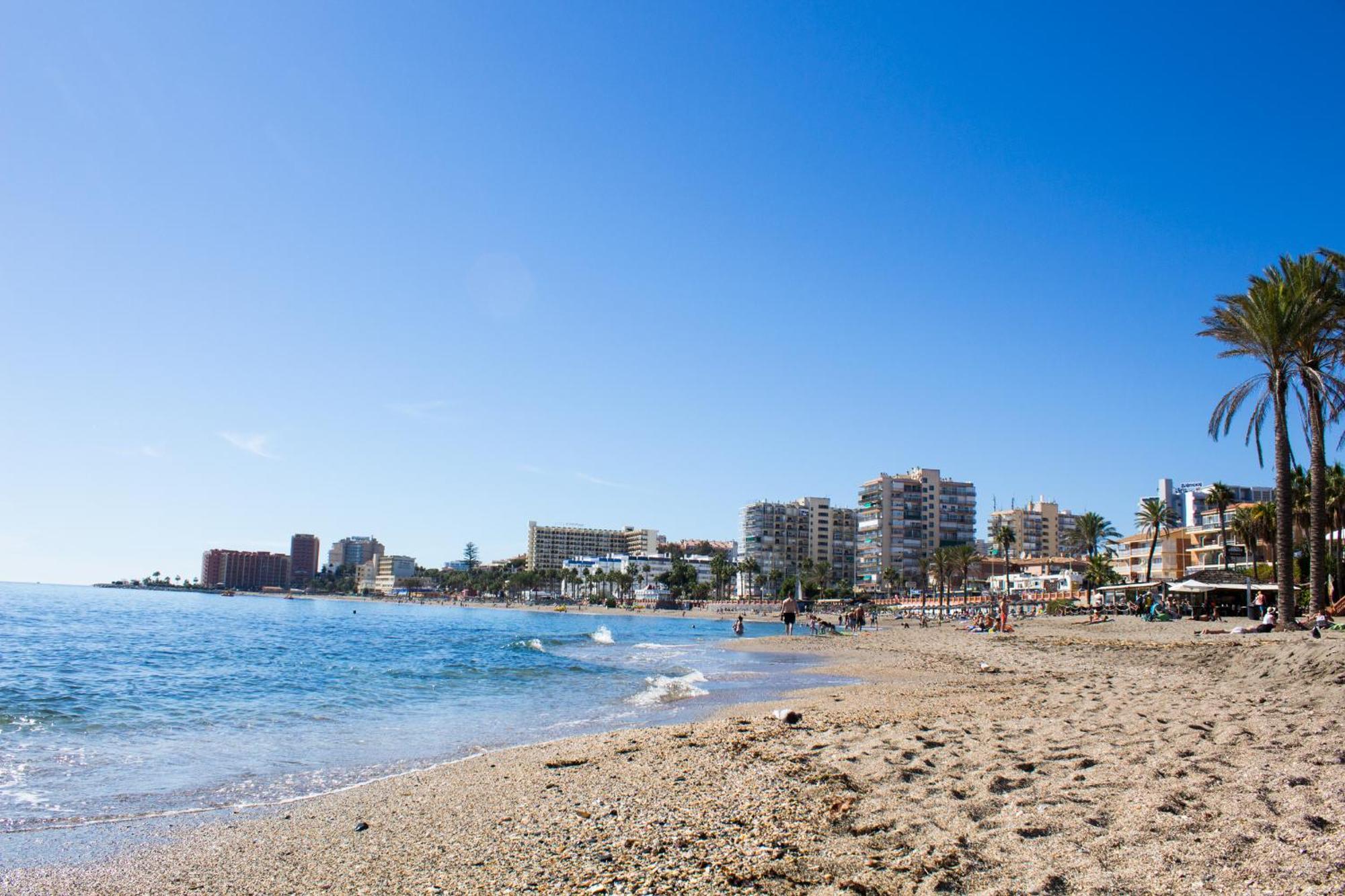 Benal Beach Suite Ii, Estudio Con Parque Acuatico Y Vistas Al Mar. Benalmadena Luaran gambar