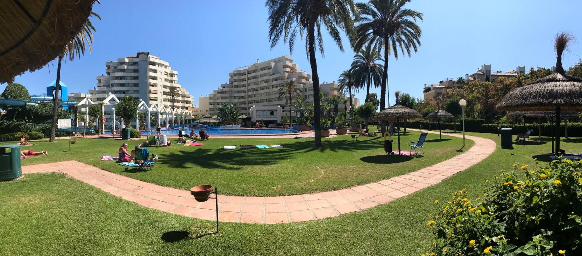Benal Beach Suite Ii, Estudio Con Parque Acuatico Y Vistas Al Mar. Benalmadena Luaran gambar